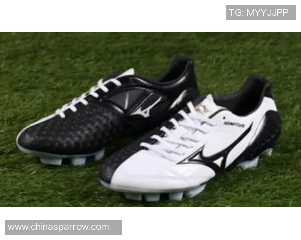 美津浓足球鞋球星上脚瞬间 展现运动科技与实力结合的完美表现